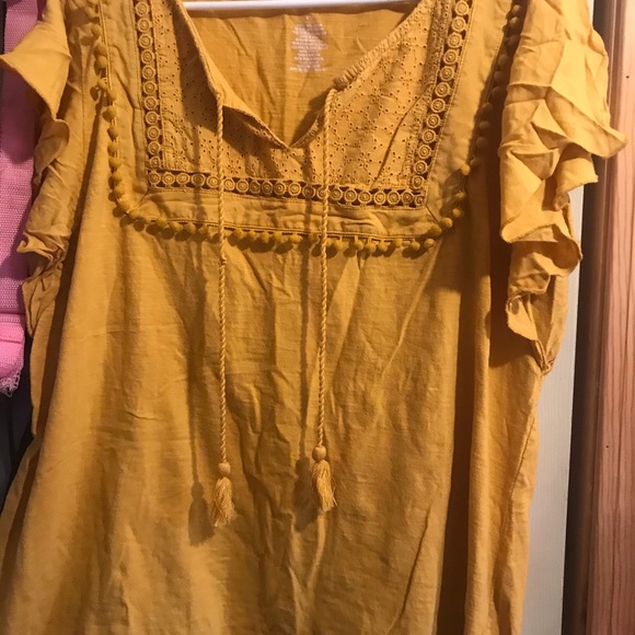 Selling my closet 😂 - Picture 3 of 16